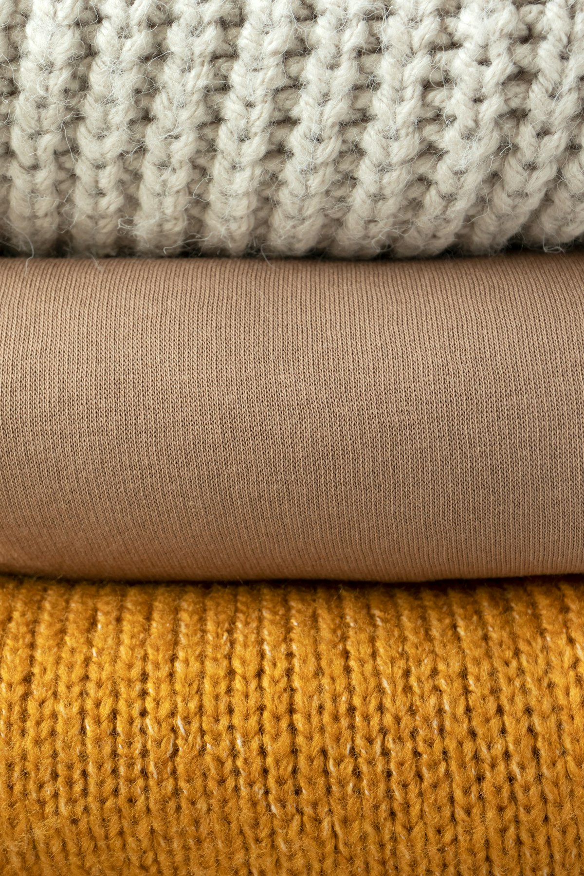 Knitted fabrics in different gauges